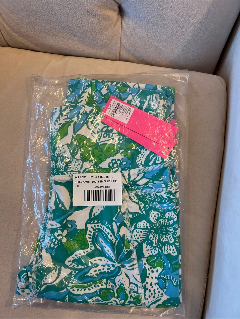NWT Lilly Pulitzer “Studio Stretch” UPF 50+ Green & White Floral Leggings - Picture 2 of 10